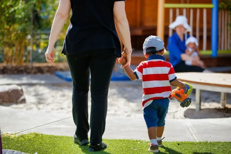 First Day of Childcare – Tips for a Smooth & Confident Transition